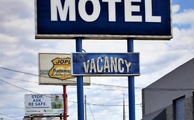 Plaza Motel